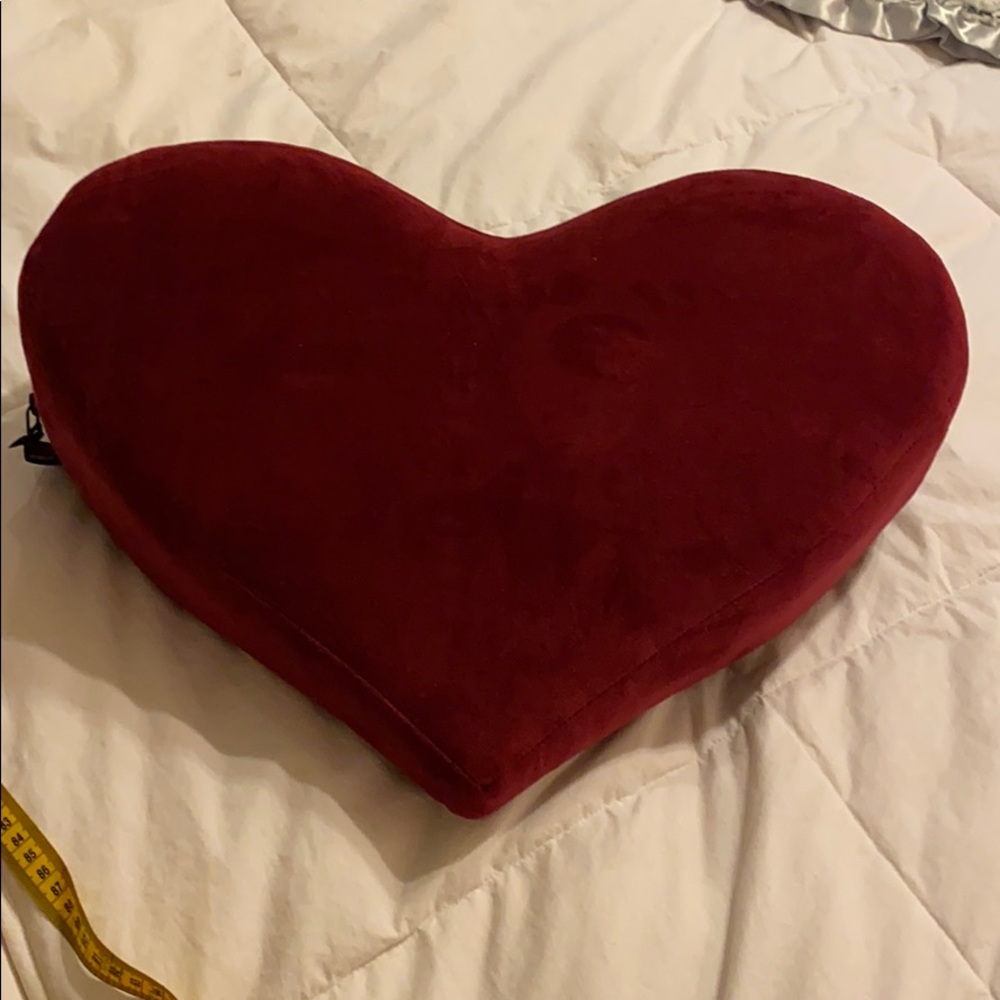 LIBERATOR WEDGE HEART PILLOW